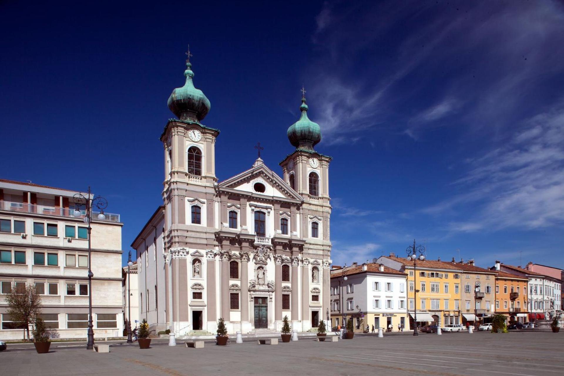 Gorizia Holiday Inn Rastello Suite Екстер'єр фото