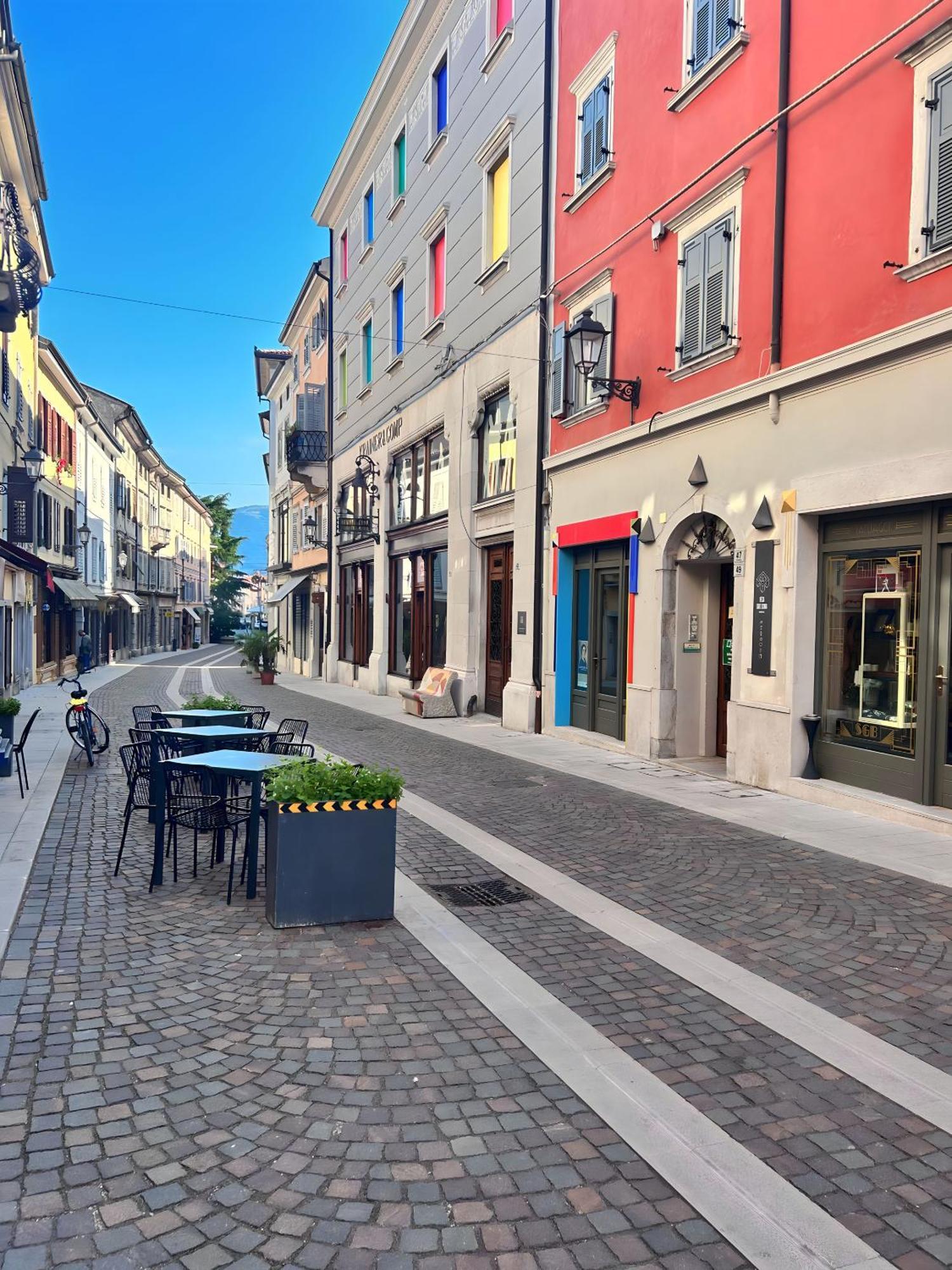 Gorizia Holiday Inn Rastello Suite Екстер'єр фото